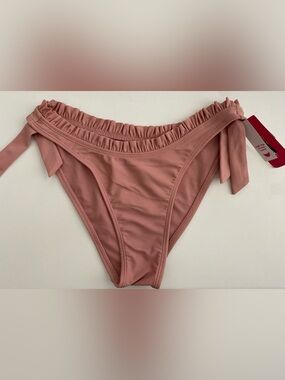 Xhilaration pink ruffle bikini bottoms in size S #swimwear #beachwear
